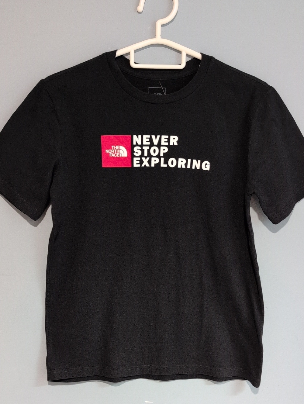 The North Face Black Boy's Tee with Pink Logo Block Size XL 18/20